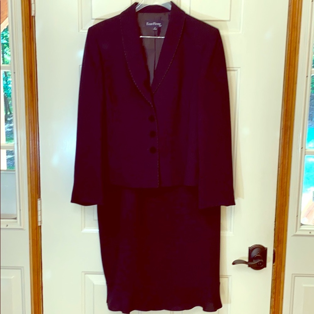 Evan Picone Black Skirt Suit, fully lined.